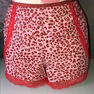 VS NWT Crisp Cotton sleep shorts size Smell